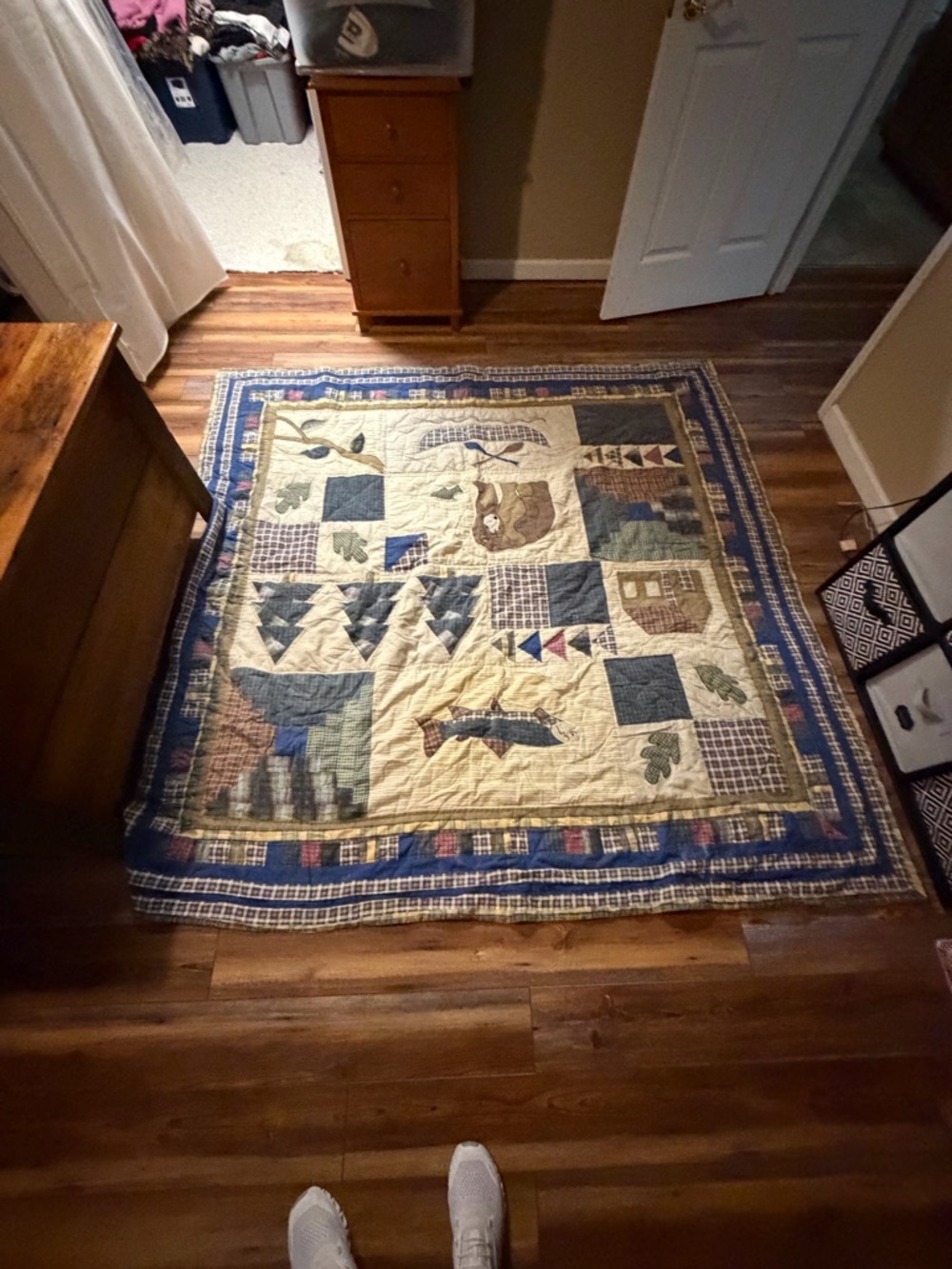Full size comforter - Picture 2 of 5
